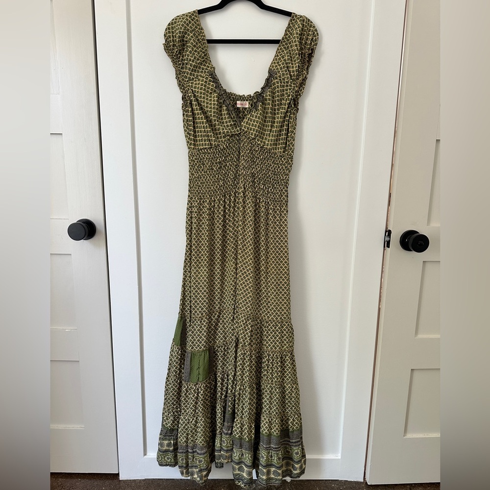 Elegant Green Patterned Maxi Dress